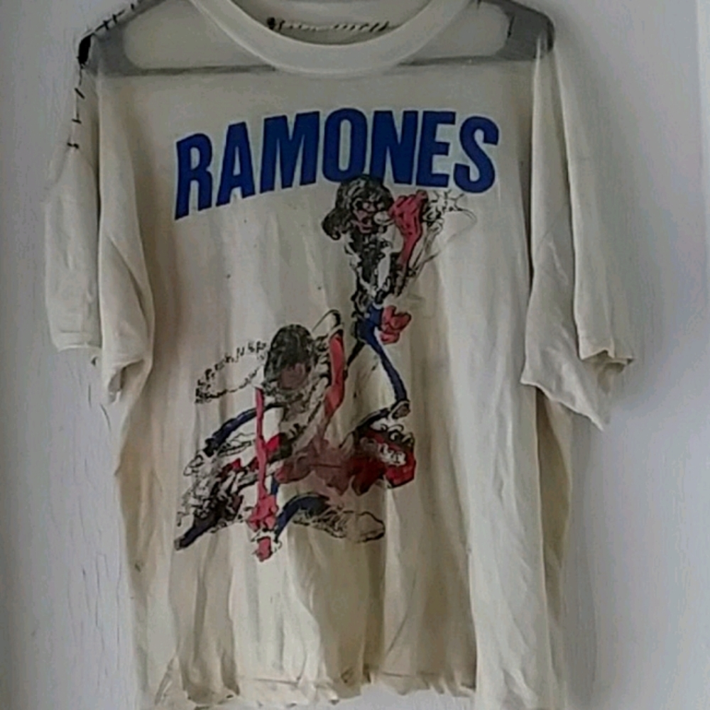True vintage RAMONES 1979-1981 t-shirt Arturo Vega